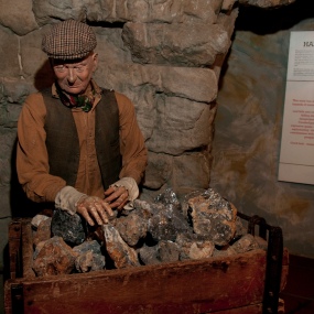 credit-linda-bussey-peak-district-mining-museum-1