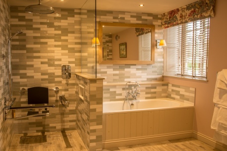 Cavendish Coach House- Accessible bathroom (4771x3963) (2000x1661)