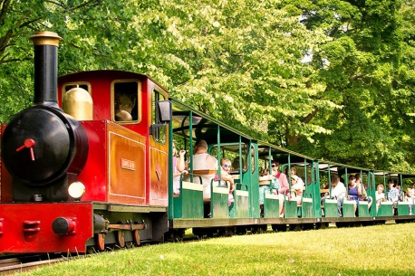 credit phil-sproson-pavilion-gardens-mini-railway